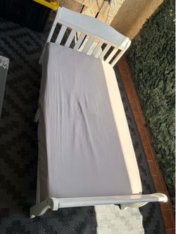 Toddler bed