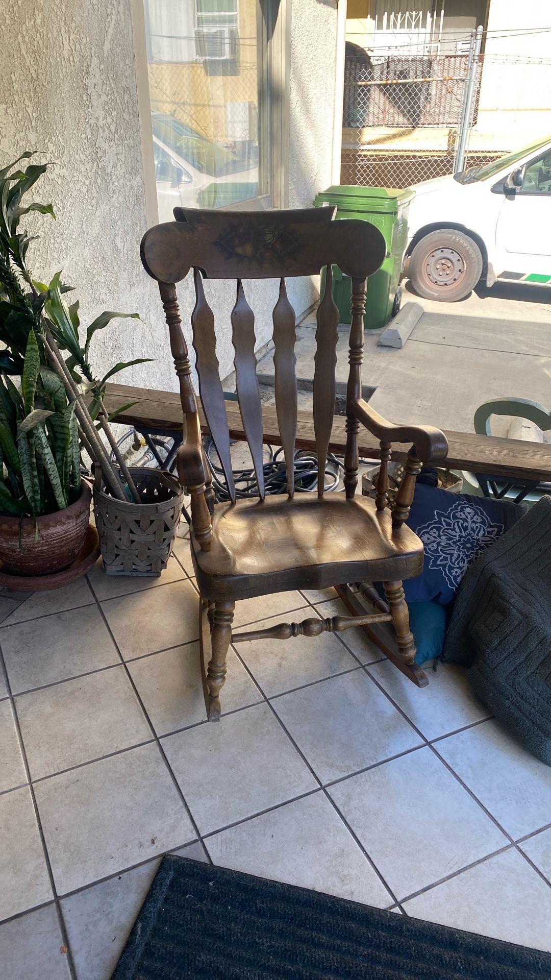 Wooden Rocking Chair 