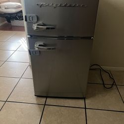 Frigidaire Mini Fridge