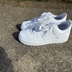 White Nike Air Force Ones Lows