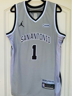 SMALL + MEDIUM - SPURS #1 WEMBY JERSEY