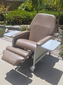 QUALITY Massage & Heat Recliner by Lumex