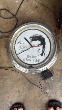 Elvis Clock