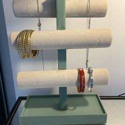 Max Studio Bracelet & Necklace Holder