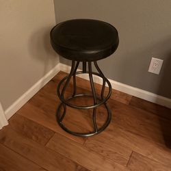 Industrial Adjustable Bar Stool – Metal Frame with Leather Seat