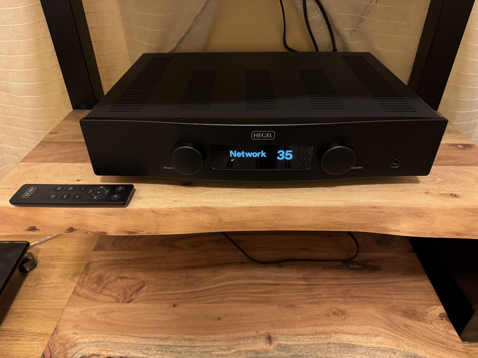 Hegel H95 integrated amplifier