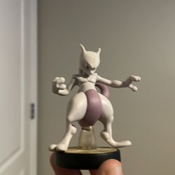 Mewtwo amiibo