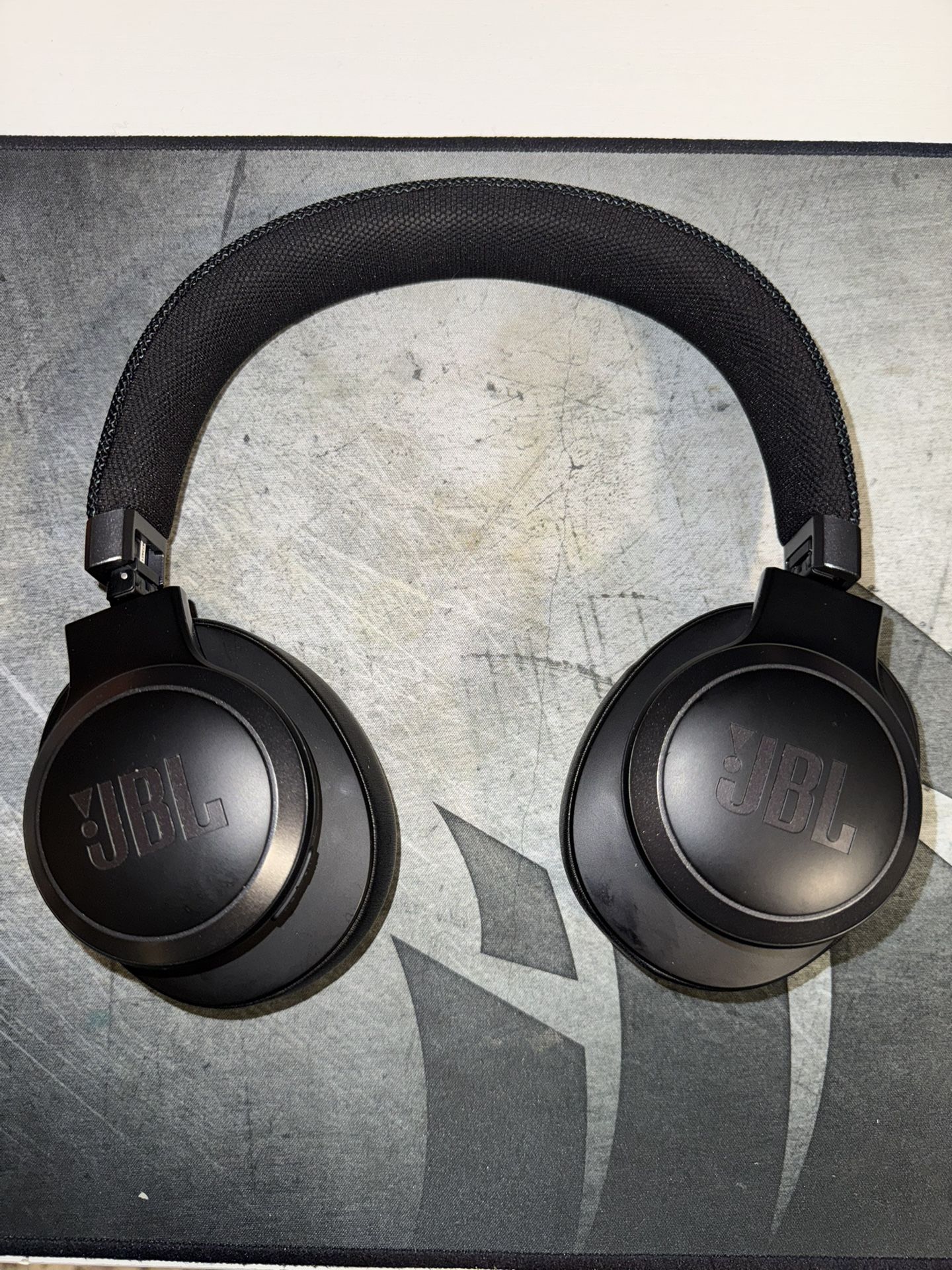 JBL LIVE 660 NC