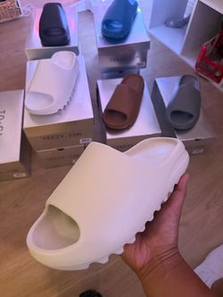 Yeezy Slides Vanilla Size 7 Size 8