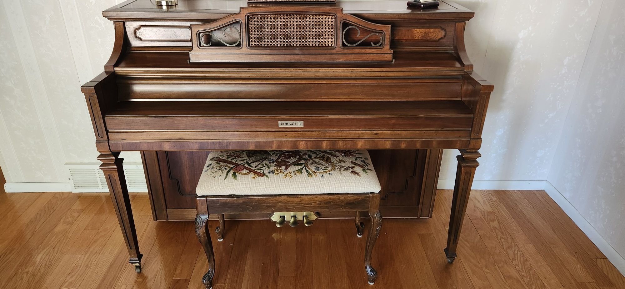 FREE PIANO (Upright)