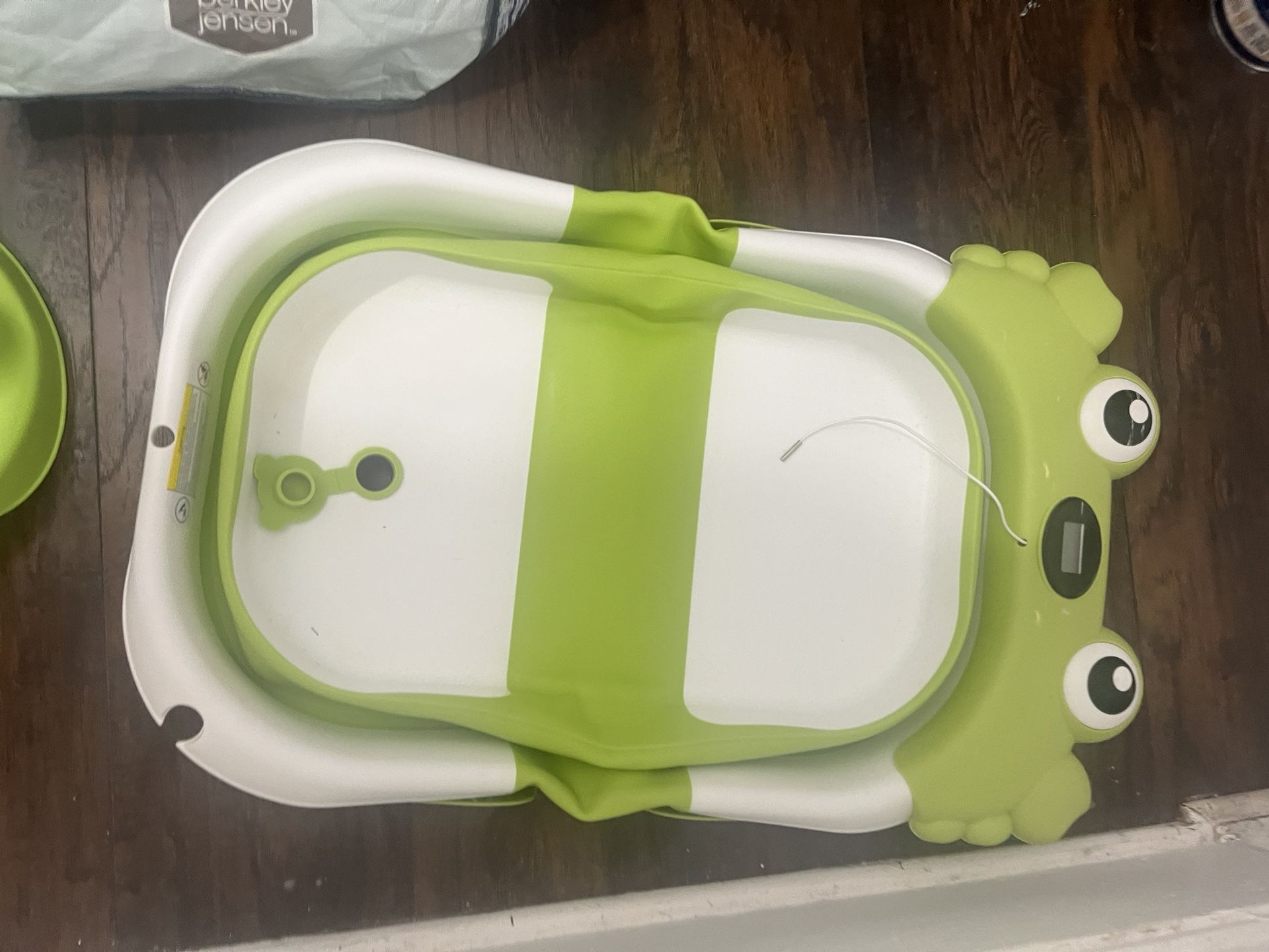 Free Bathtub And Changing Table