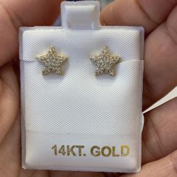 14k Star Studs 