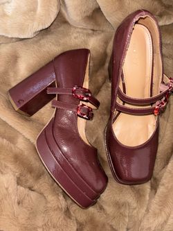 Burgundy Mary Jane style platform heels size 8