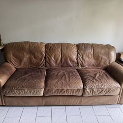 FREE Sofa – Must Pick Up 🛋️