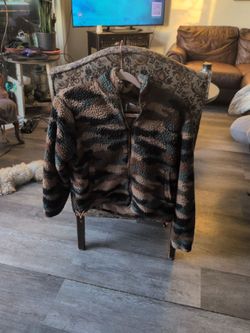 Camouflage zip up sweater  H & M