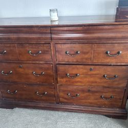 Dresser With matching Night Stand Great Quality