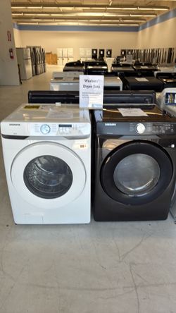 Get $950 Off MSRP 🏷️📉 on Stackable Black & White Front Load 4.5 cu ft Washer & 7.5 cu ft Vented Gas Dryer Set by Samsung 🇰🇷