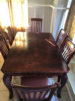 Dining room table with 6 chairs
