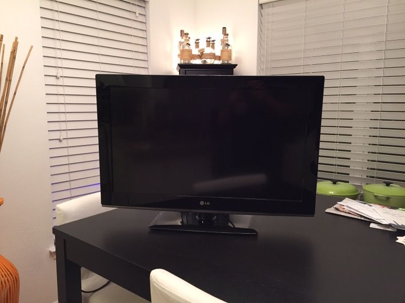 LG 32in. HDTV, Mint Condition