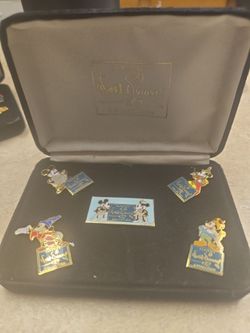 Vintage Walt Disney Classics Collection Mickey Mouse 5 Pin Set NIB