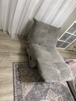 Recliner couch/chair