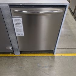 Frigidaire Gallery GDPH4515AF 24 Inch Dishwasher Retail $879 SAVE $483
