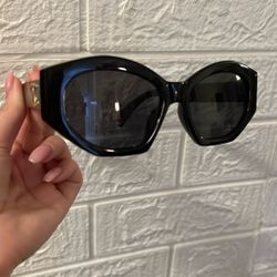 oversized sunglasses 