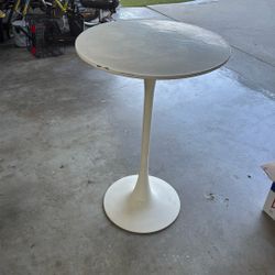 Free Mid Century Bar Height Table With Tulip Metal Base White