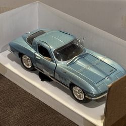 1:32 Scale Model Chevrolet Corvette Model
