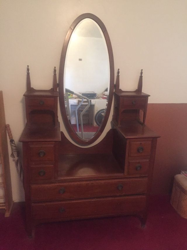 Antique dresser With Casters