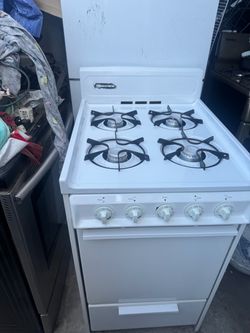 Brown 4-Burner White Gas Range Stove