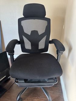 Office/gaming Chair black