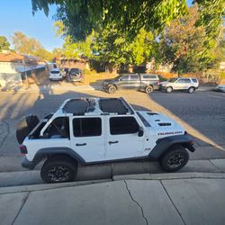 Alien Sunshade Jeep
