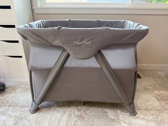 Nuna Cove Aire Go travel crib