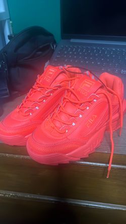 Neon Orange Size 5Y Fila Shoes (THROW ME SOME OFFERS OPEN TO TRADES)