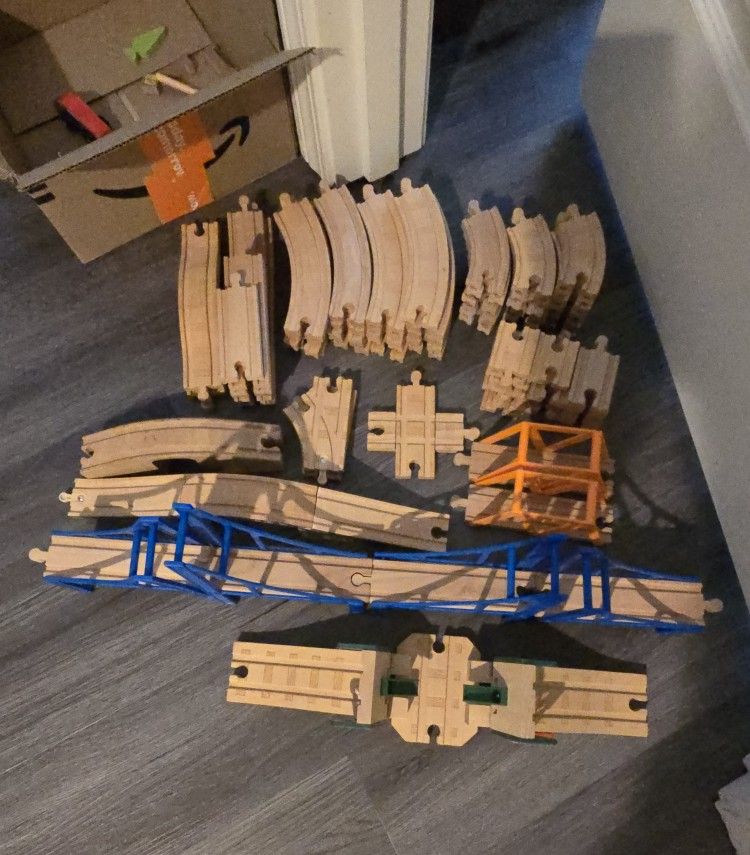 HUGE Lot Thomas & Friends Wooden Railway Tracks, Engines, Bridges