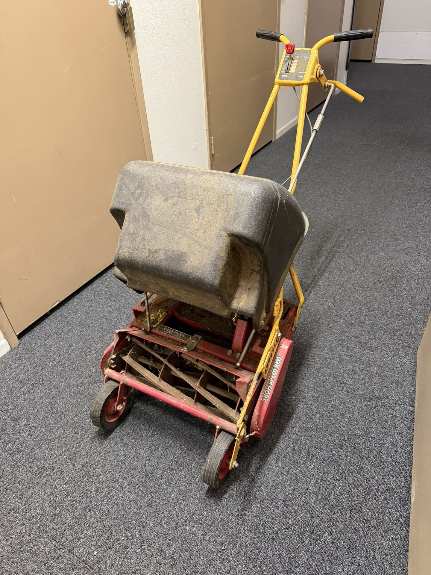 McLane 20 inch Front-Throw Reel Mower