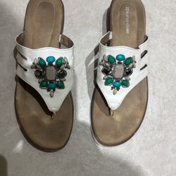 Naturalizer Janna jeweled thong sandal. Size 10