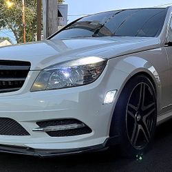 2011 Mercedes Benz C300 Low Miles 