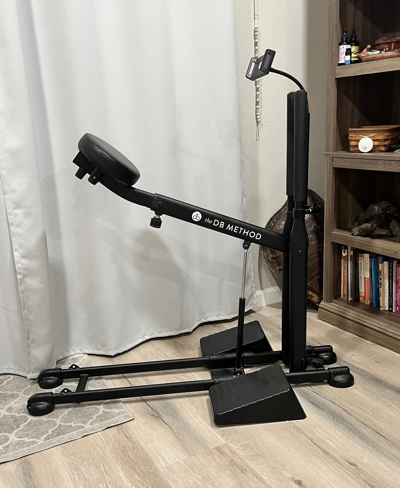 DB Method Low-Impact Squat Machine
