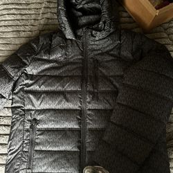 MK Men’s Puffer Size M