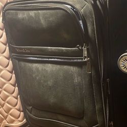 Small Luggage You Can Take It On Top Of Airplane 