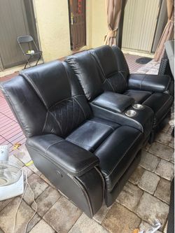 Recliner love seat
