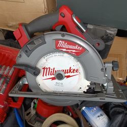 Milwaukee circular Saw
