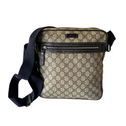 GUCCI GG SUPREME MESSENGER BAG