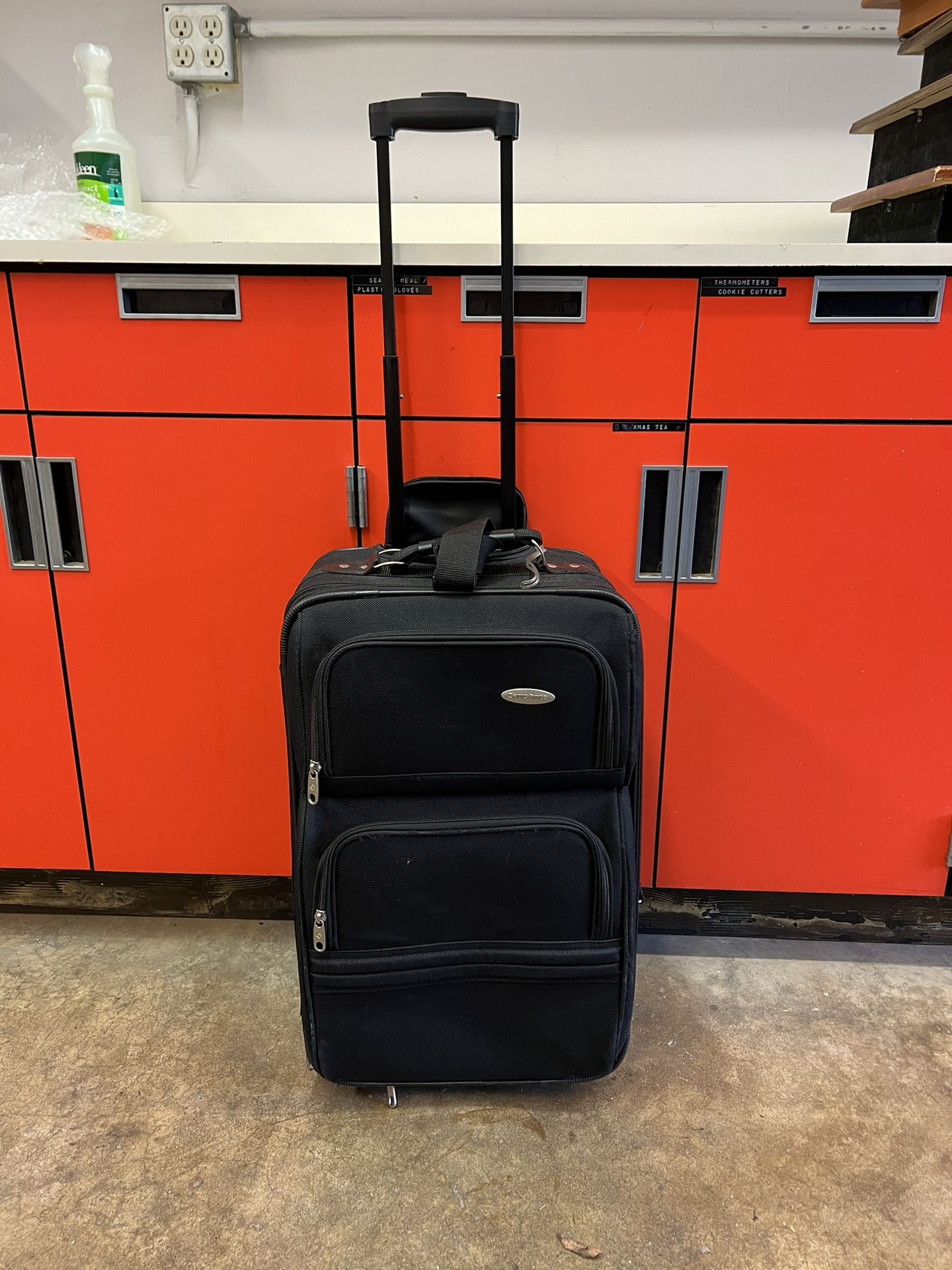 Samsonite 22” Luggage Bag Black Carryon Travel Suitcase Extended Handle