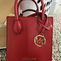 BRAND NEW MICHAEL KORS BAG WITH SHOULDER STRAPS