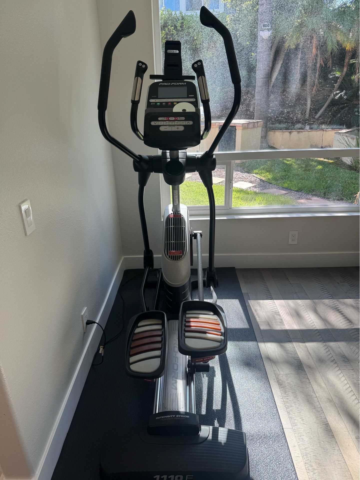 Elliptical - Free (Pending Pickup)
