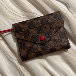 Louis Vuitton Womans Wallet 