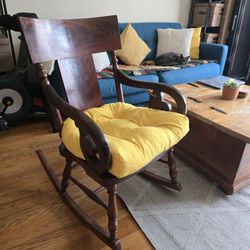 Solid Wood Vintage Rocking Chair